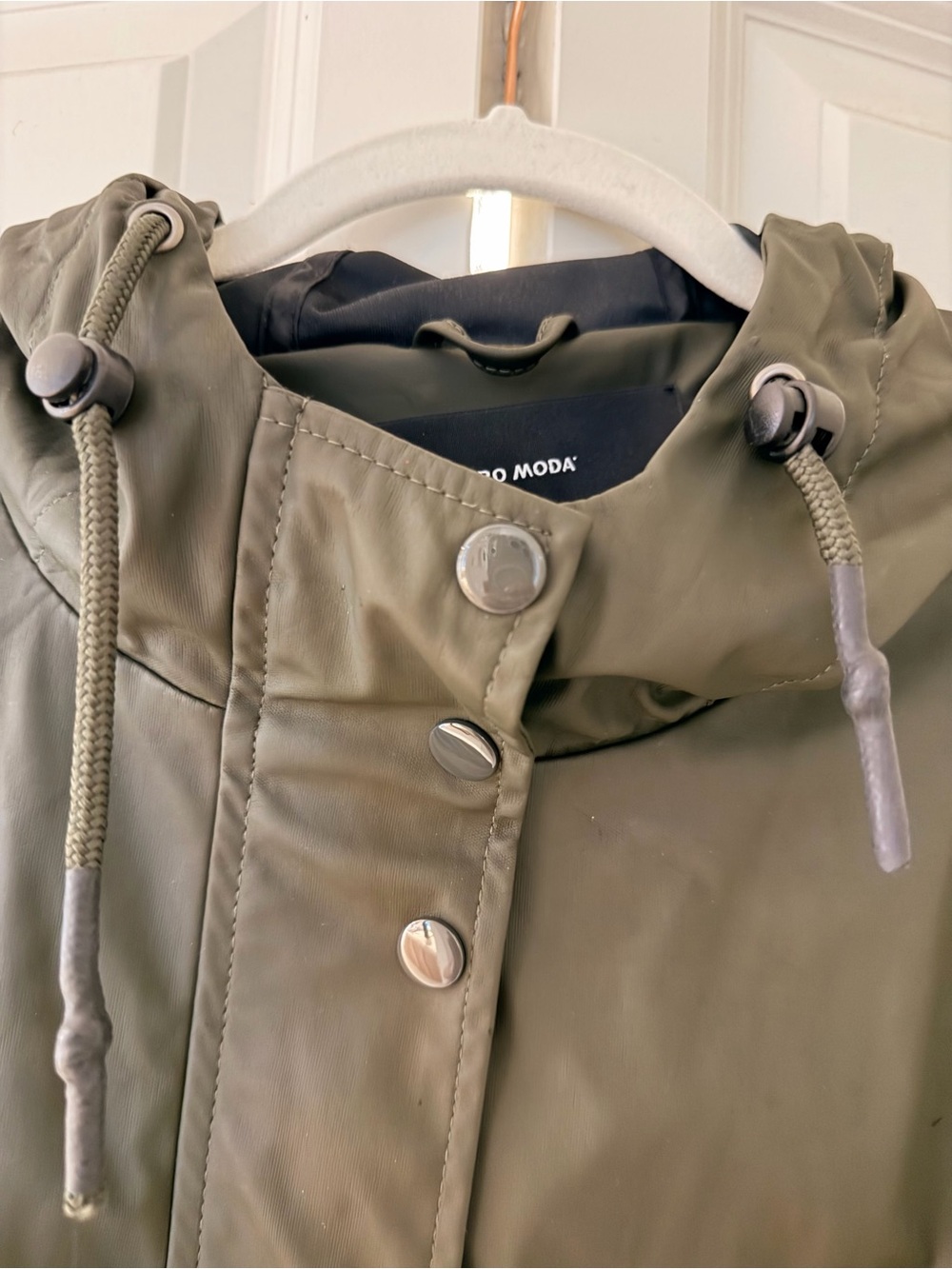 Fall rain coat - Picture 4 of 8